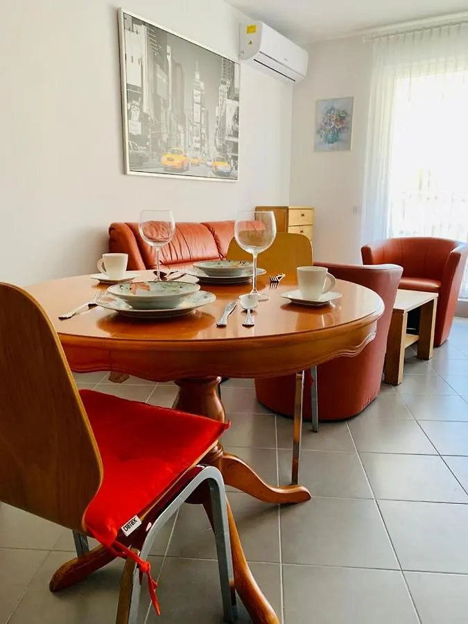 Apartment Alexandra プレマントゥーラ