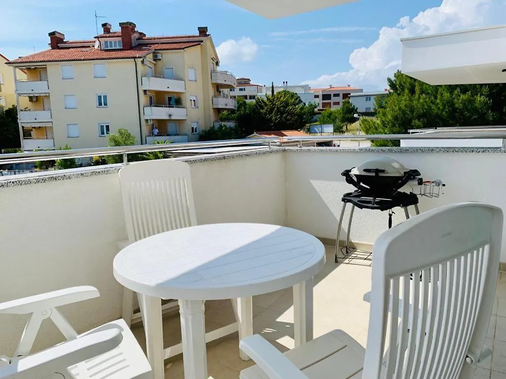 Apartment Alexandra プレマントゥーラ